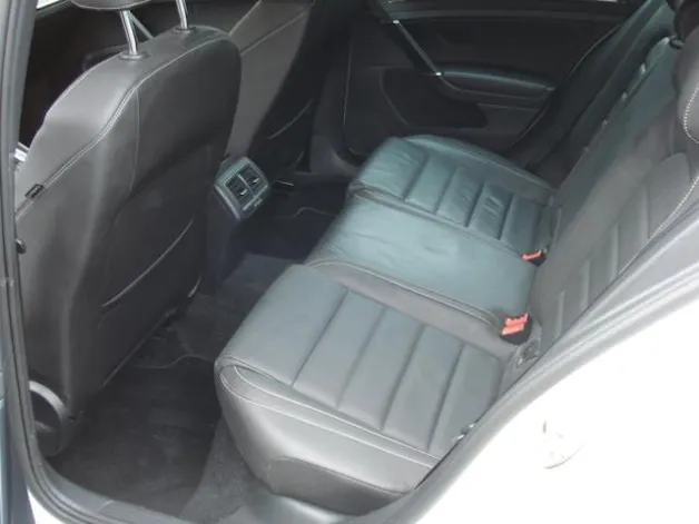 VW Golf VII Variant 2.0 TSI R DSG 4motion
