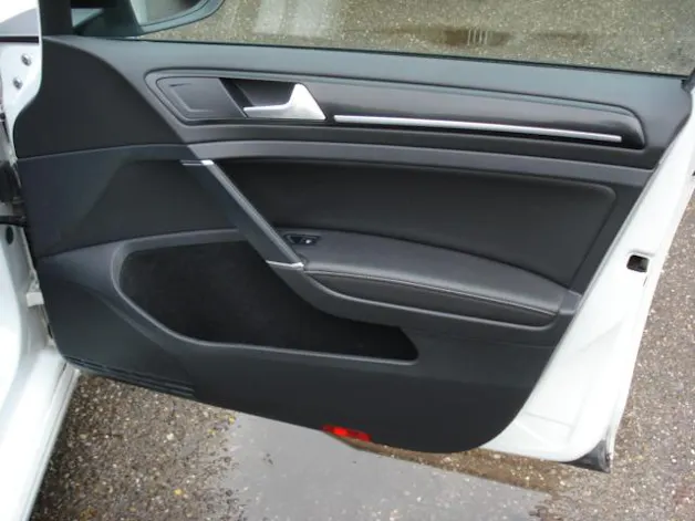 VW Golf VII Variant 2.0 TSI R DSG 4motion