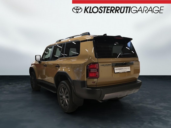 Vehicle image 3 Vehicle image 3