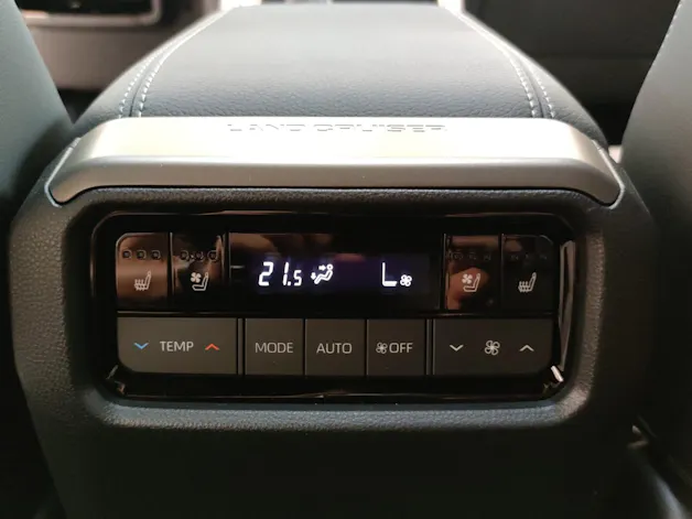 Toyota Land Cruiser 2.8 D 48V Invincible