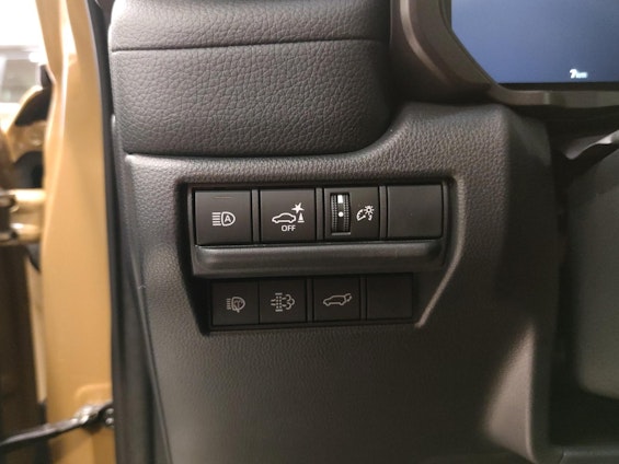 Vehicle image 16 Vehicle image 16