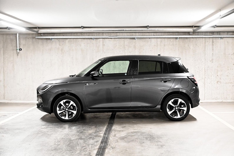 Vehicle image SUZUKI SWIFT