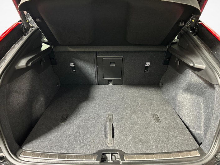 Vehicle image VOLVO C40