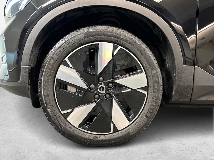 Vehicle image VOLVO C40