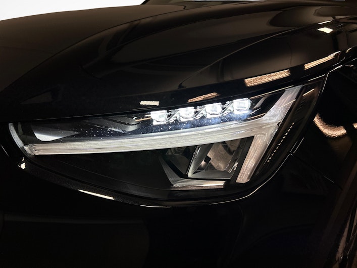 Vehicle image VOLVO C40