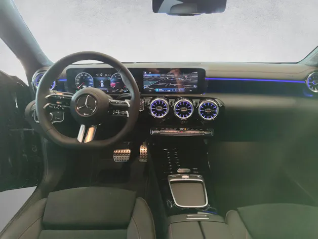 Mercedes-Benz CLA 200 AMG Line Shooting Brake
