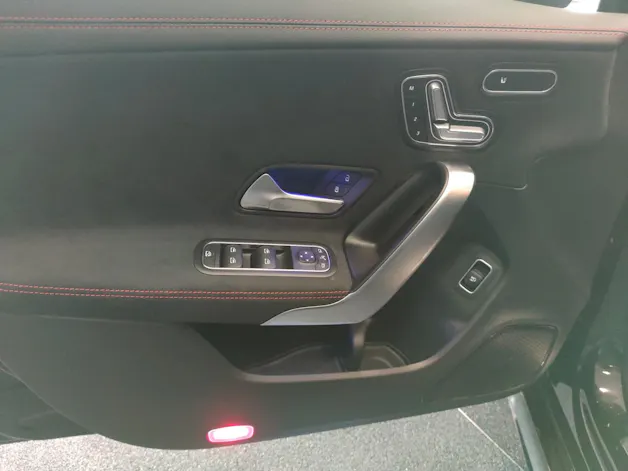Mercedes-Benz CLA 200 AMG Line Shooting Brake