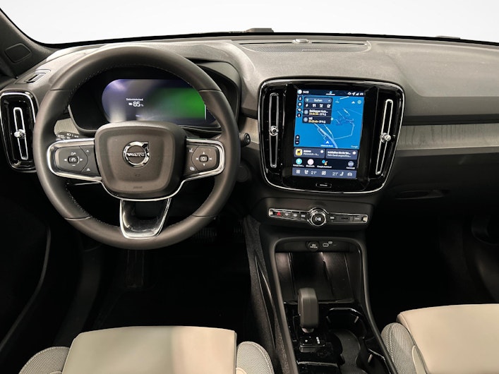 Vehicle image VOLVO EX40