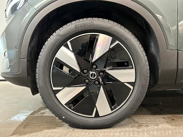 Volvo EX40 Twin Plus AWD