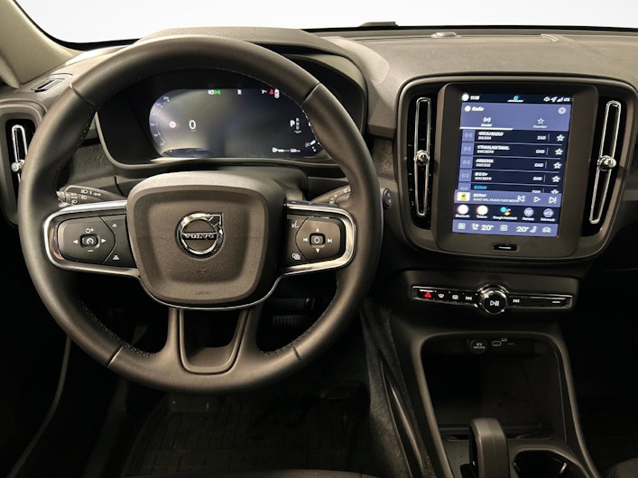 Vehicle image VOLVO XC40