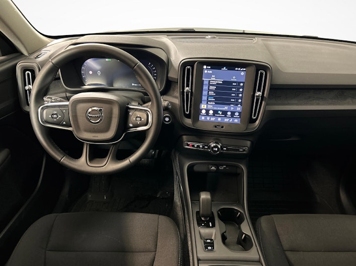 Vehicle image VOLVO XC40