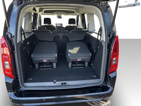 Vehicle image 11 Vehicle image 11