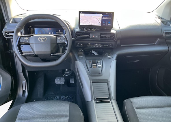 Vehicle image 4 Vehicle image 4