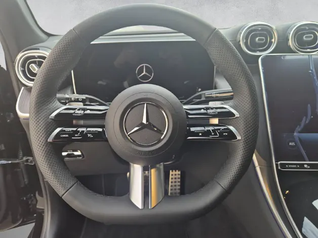 MERCEDES-BENZ GLC 200 AMG Line 4Matic