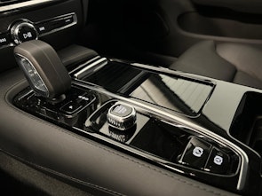 Vehicle image VOLVO V60 2.0 T6 TE Plus Dark eAWD