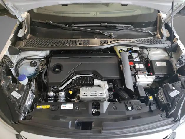 Peugeot 2008 1.2 Hybrid GT