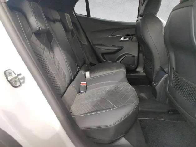 Peugeot 2008 1.2 Hybrid GT