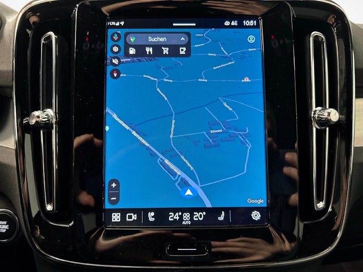 Vehicle image VOLVO XC40