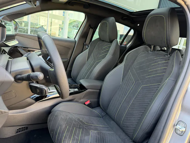 Peugeot 208 1.2 Hybrid 145 GT