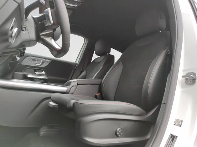 Mercedes-Benz EQA 300 AMG Line 4Matic Excellence Edition