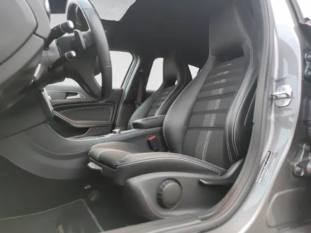 Mercedes-Benz GLA 200 Night Star