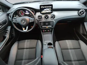 Mercedes-Benz GLA 200 Night Star