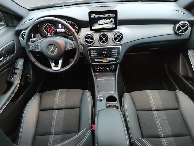 Mercedes-Benz GLA 200 Night Star