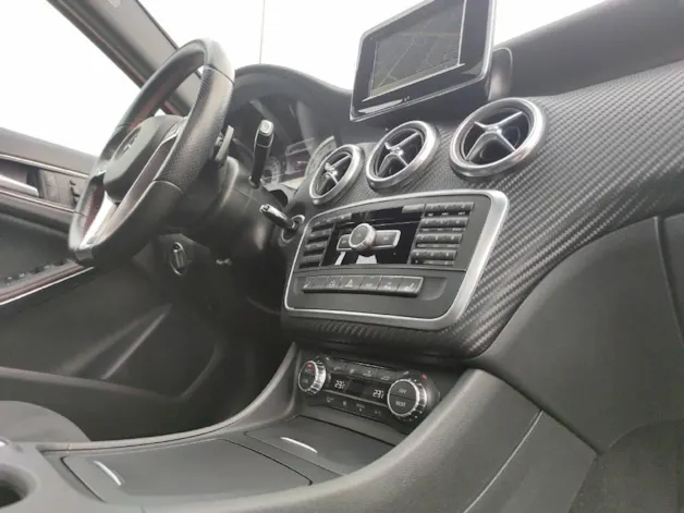 Mercedes-Benz A 250 AMG Line 4Matic