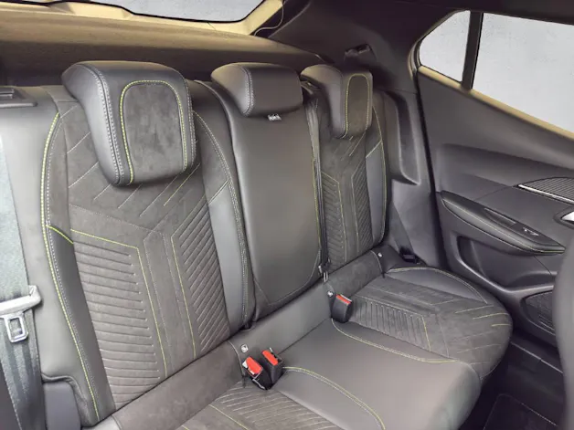 Peugeot 2008 1.2 Hybrid 145 GT