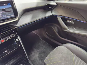 Peugeot 2008 1.2 Hybrid 145 GT