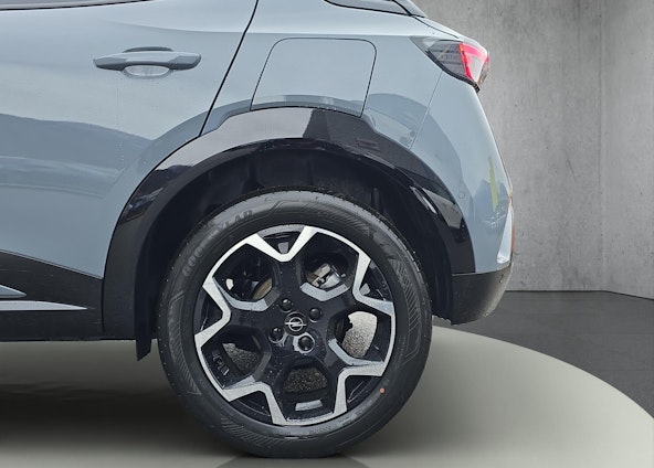 Vehicle image 17 Vehicle image 17