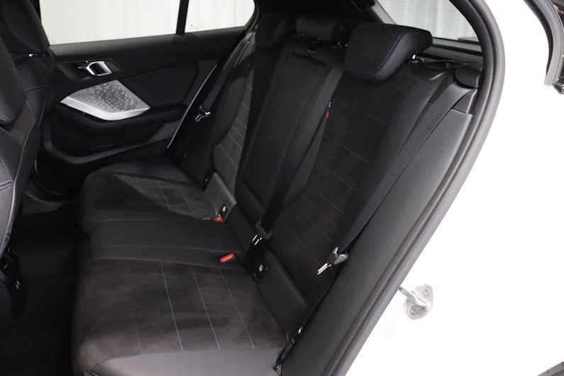 Vehicle image BMW 1 SERIES