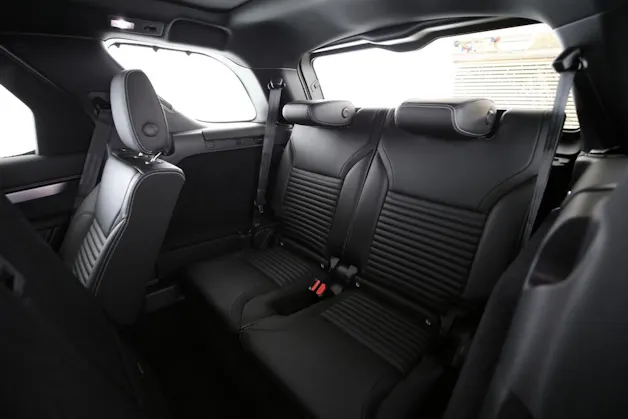 Land Rover Discovery 3.0 D I6 250 Dynamic SE