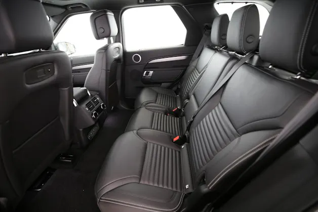 Land Rover Discovery 3.0 D I6 250 Dynamic SE
