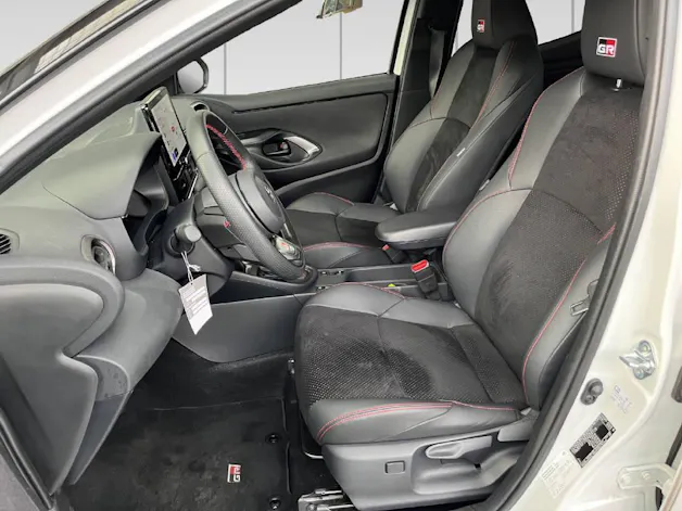 Toyota Yaris 1.5 VVT-i HSD GR Sport
