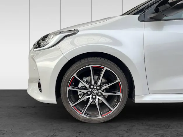 Toyota Yaris 1.5 VVT-i HSD GR Sport