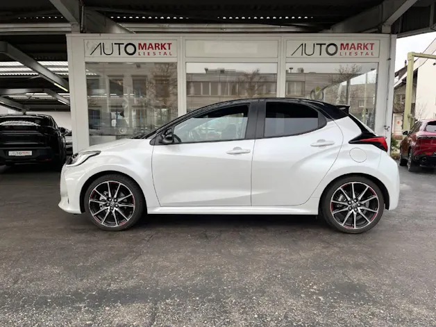 Toyota Yaris 1.5 VVT-i HSD GR Sport