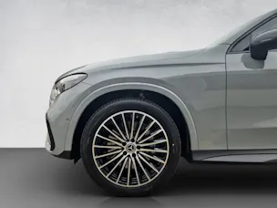 MERCEDES-BENZ GLC 300 AMG Line 4Matic