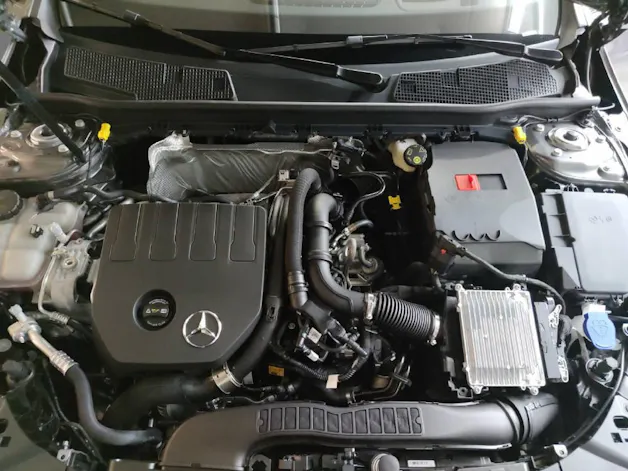 MERCEDES-BENZ A 200 AMG Line Night Star