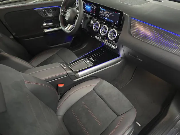 Mercedes-Benz GLA 200 AMG Line Night Star