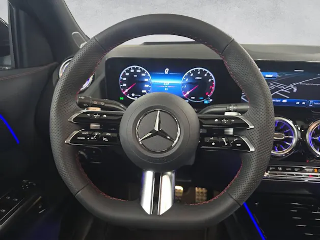 Mercedes-Benz GLA 200 AMG Line Night Star