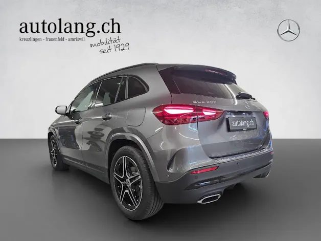 Mercedes-Benz GLA 200 AMG Line Night Star