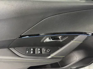 Peugeot 208 1.2 Hybrid GT