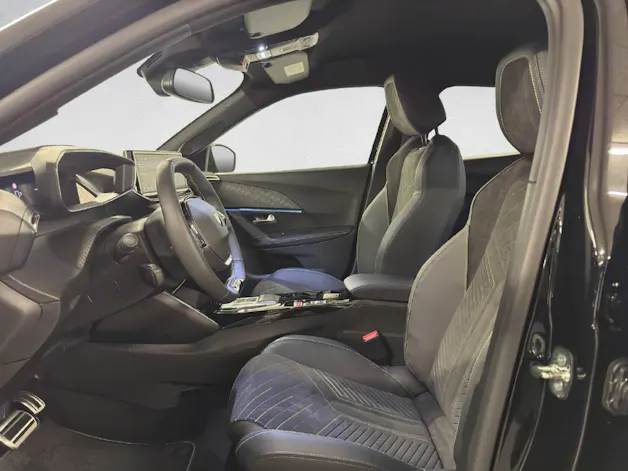 Peugeot 2008 1.2 Hybrid GT