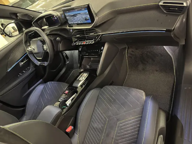 Peugeot 2008 1.2 Hybrid GT