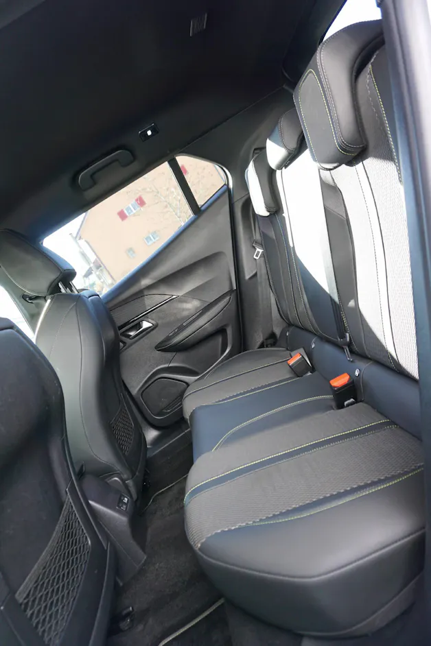 Peugeot 2008 1.2 Hybrid 145 GT