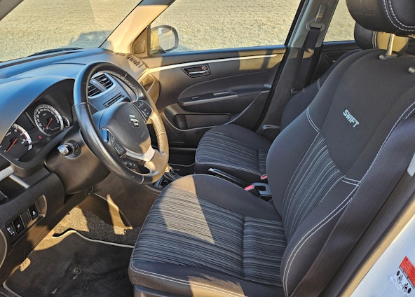 Vehicle image 5 Vehicle image 5