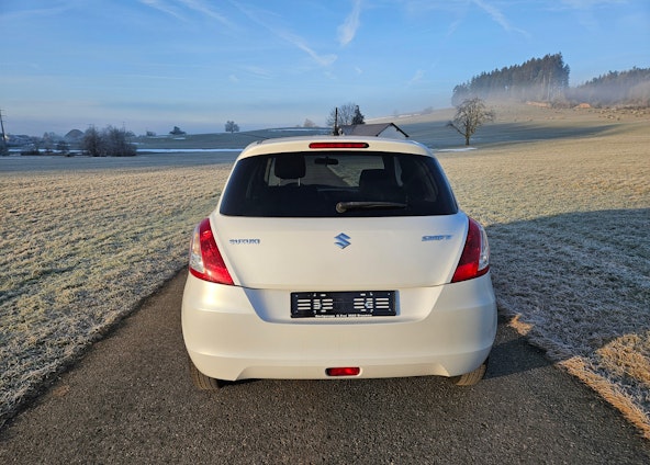 Vehicle image 3 Vehicle image 3