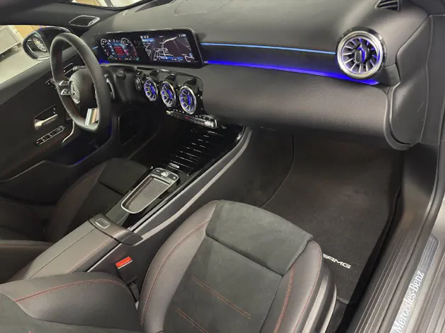 Mercedes-Benz A 200 AMG Line Night Star
