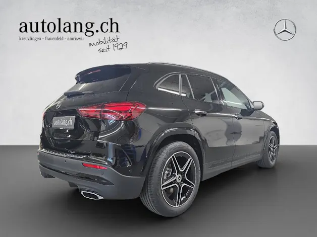 Mercedes-Benz GLA 200 AMG Line Night Star
